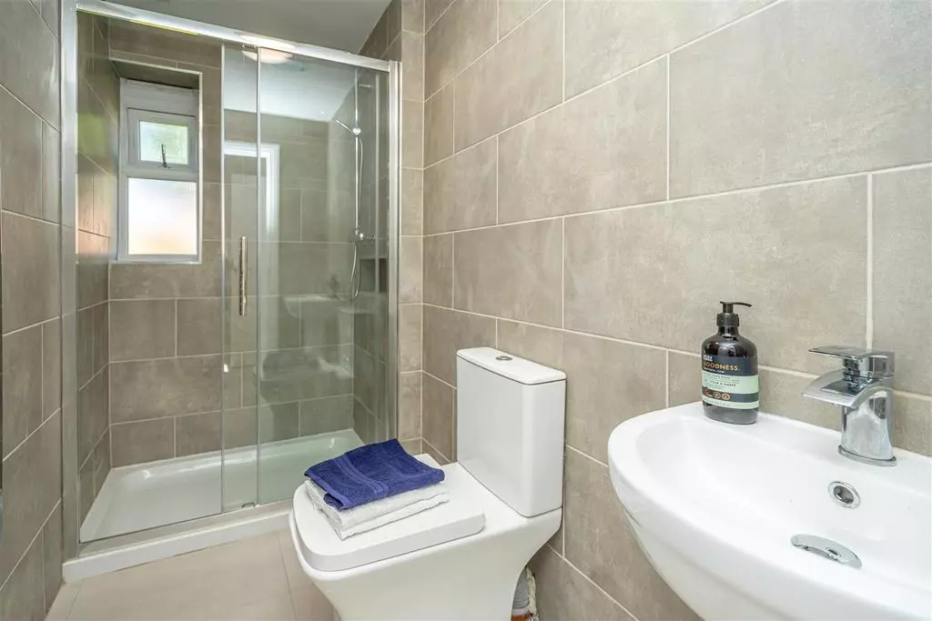 Brunslow Close photo 6