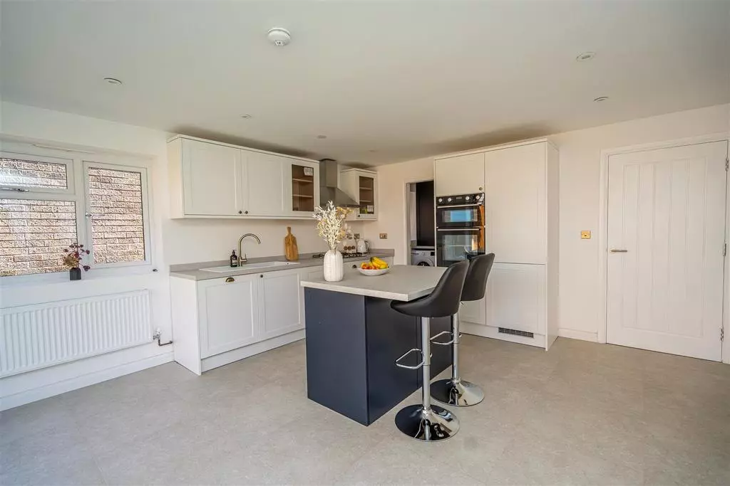 Brunslow Close photo 3