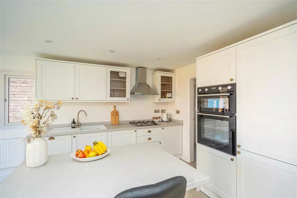 Brunslow Close photo 4